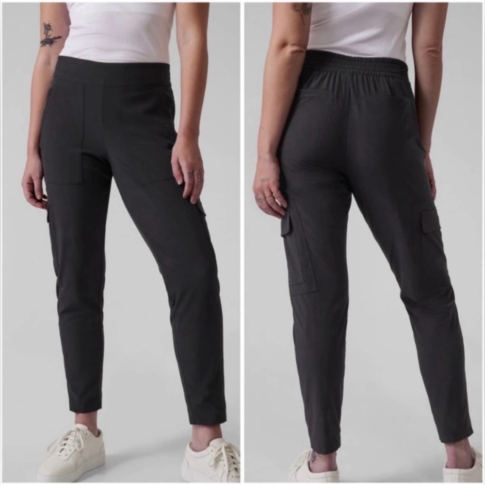 EUC- Athleta ‘Chelsea’ Jersey Lined Cargo Pant
